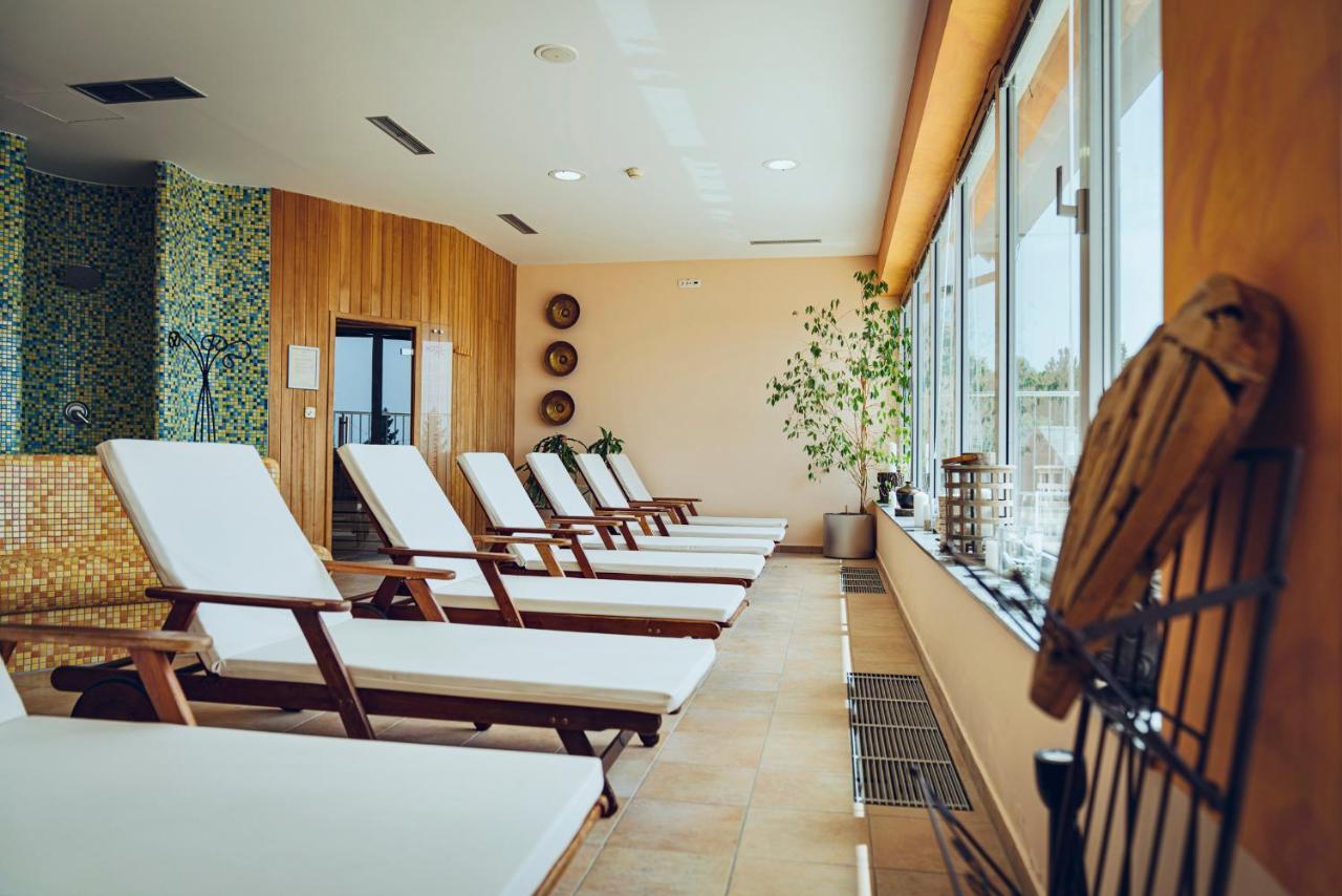 Pohorje Village Wellbeing Resort - Forest Hotel Videc Hocko Pohorje Bagian luar foto