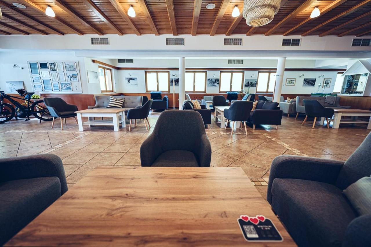 Pohorje Village Wellbeing Resort - Forest Hotel Videc Hocko Pohorje Bagian luar foto