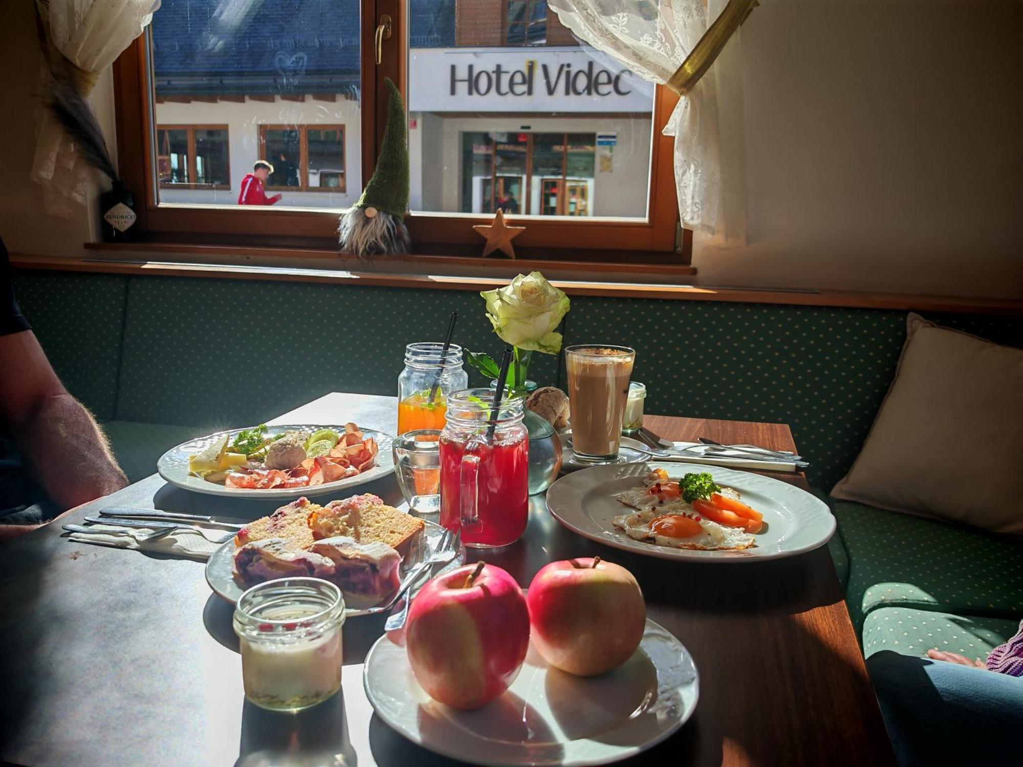 Pohorje Village Wellbeing Resort - Forest Hotel Videc Hocko Pohorje Bagian luar foto